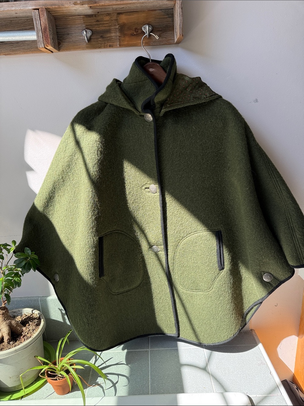 Vintage Dachstein Austrian Loden Wool Hooded Cape - Picture 2 of 13
